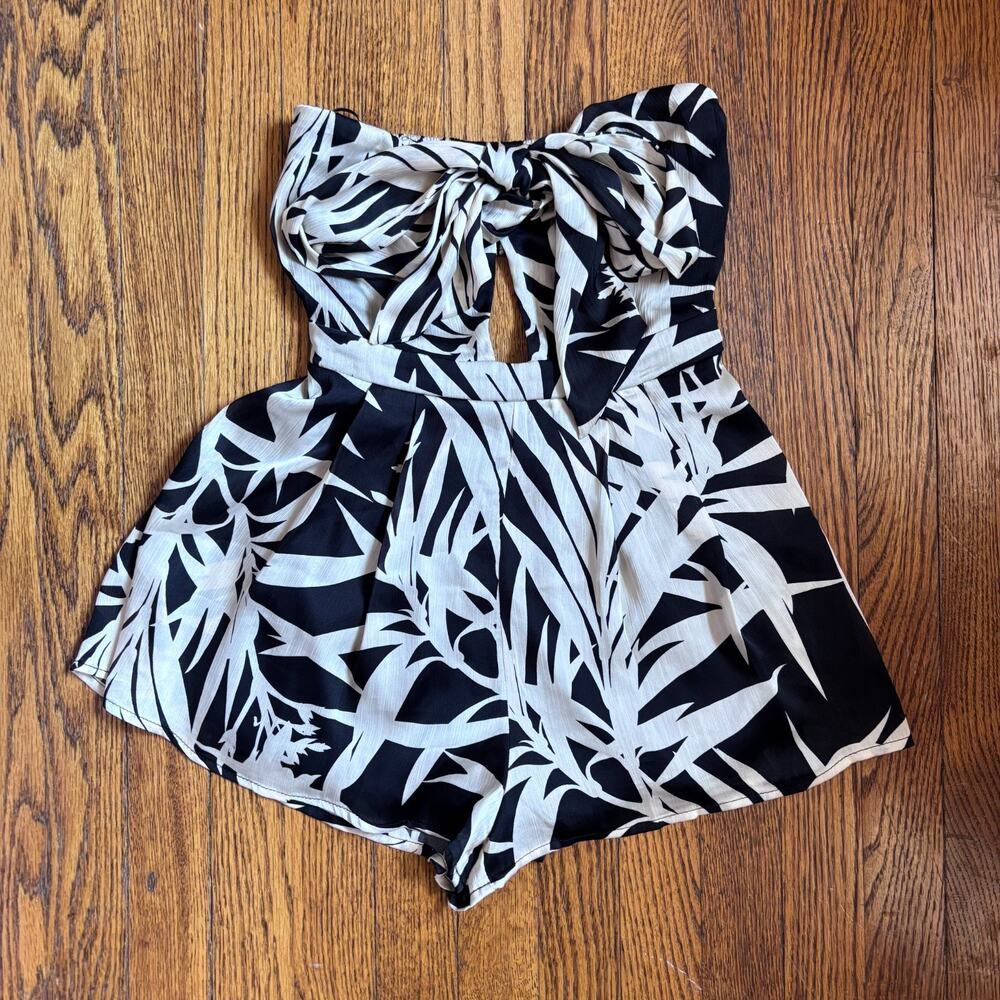 Windsor Strapless Black White Tropical‎ Print Summer Romper Tie Front Cutout XS